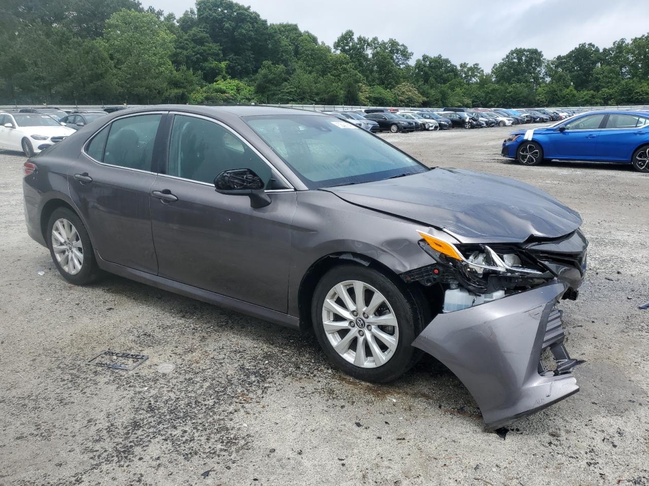 Toyota Camry le 2020