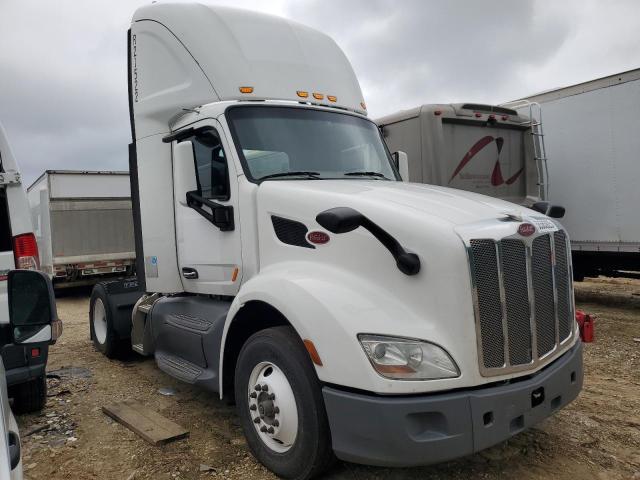 PETERBILT 579 2018 white  diesel 1XPBA48X3JD477903 photo #1