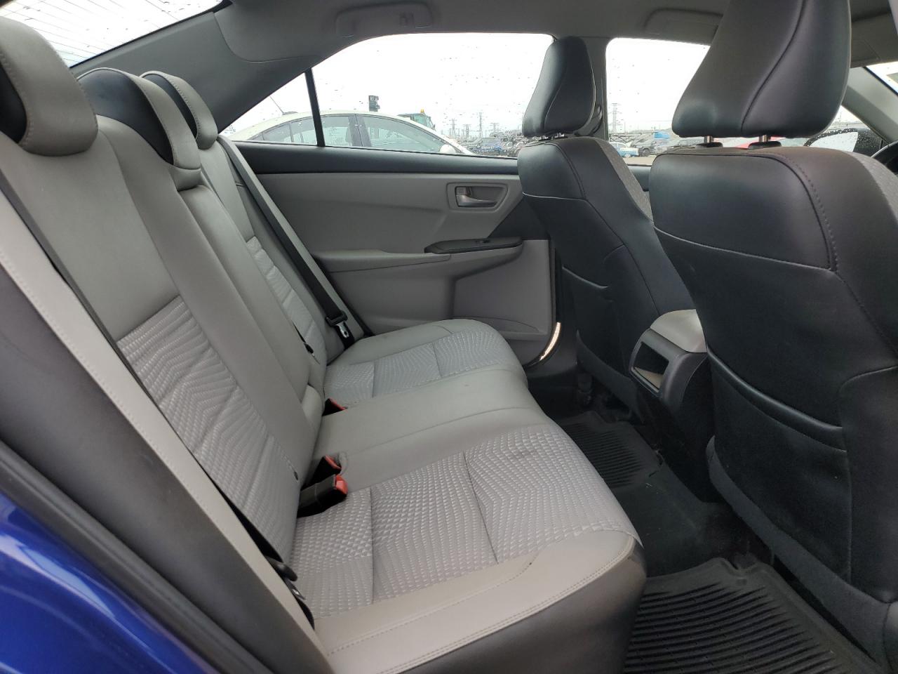 Toyota Camry le 2015