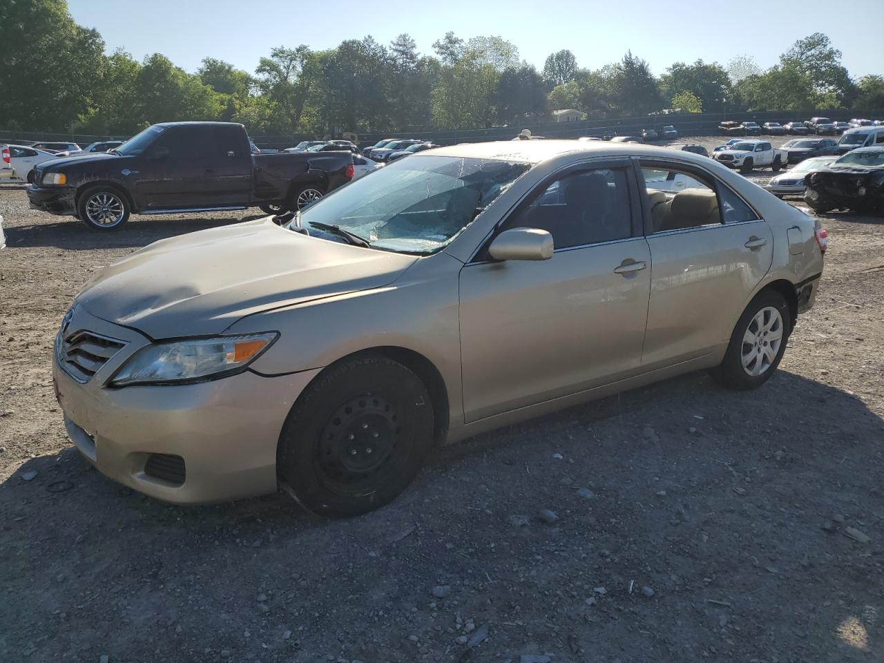 TOYOTA CAMRY BASE