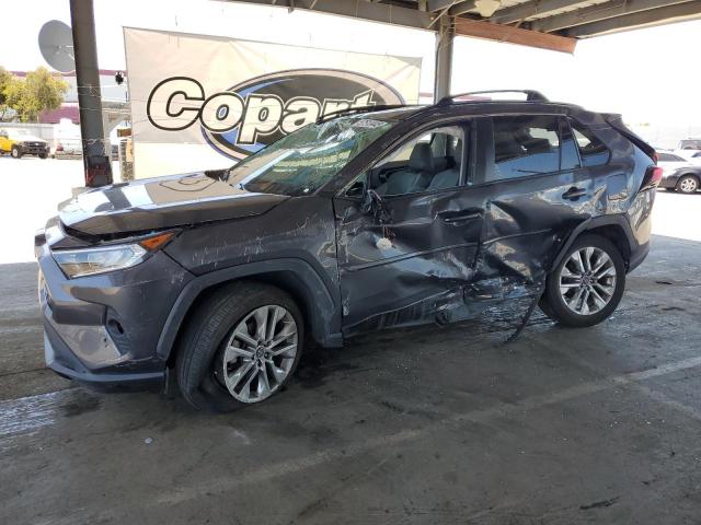 Vin: 2t3c1rfv6lw086352, lot: 57513445, toyota rav4 xle premium 2020 img_1