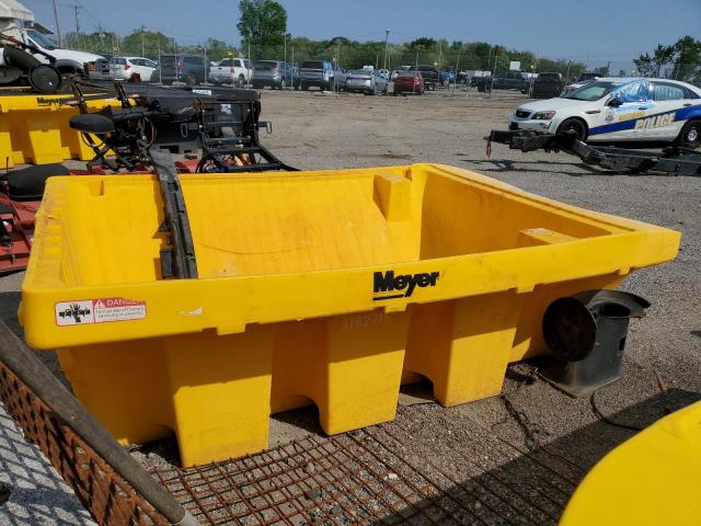 2000 SALT SPREADER #3178303326