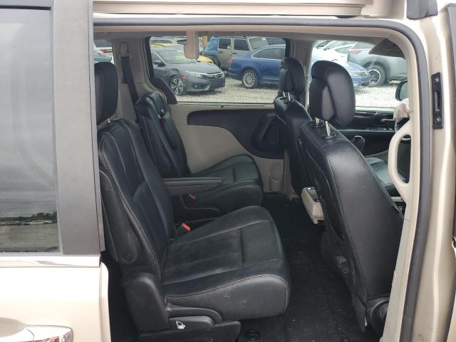 2016 CHRYSLER TOWN & COU - 2C4RC1BGXGR269931