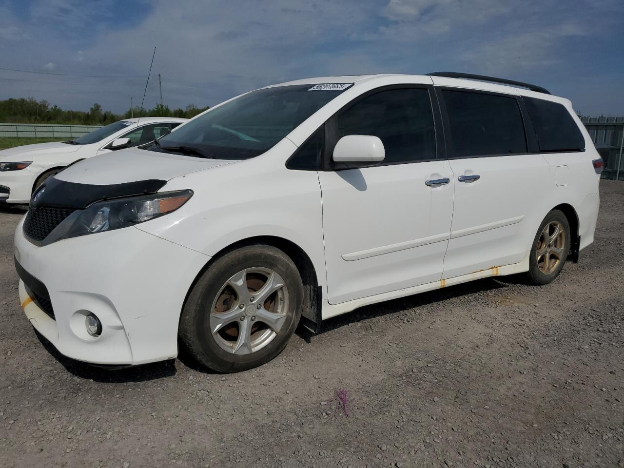 TOYOTA SIENNA SPORT
