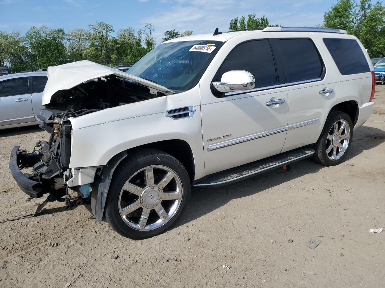 CADILLAC ESCALADE LUXURY