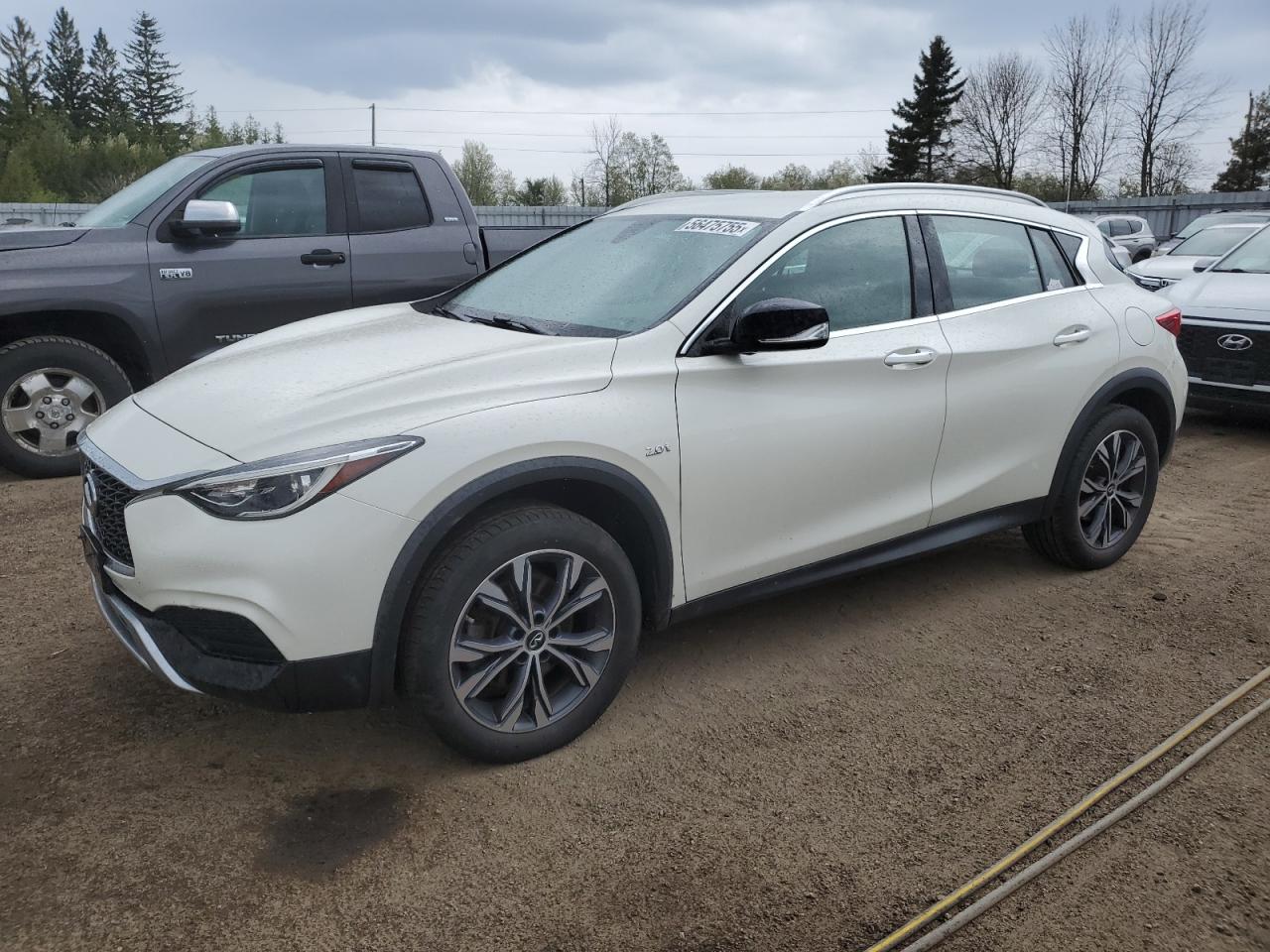 INFINITI QX30 BASE