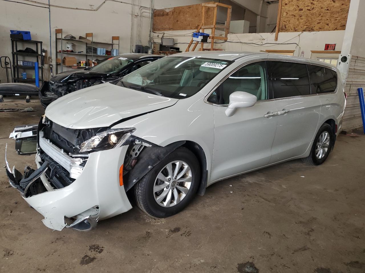 CHRYSLER PACIFICA TOURING PLUS