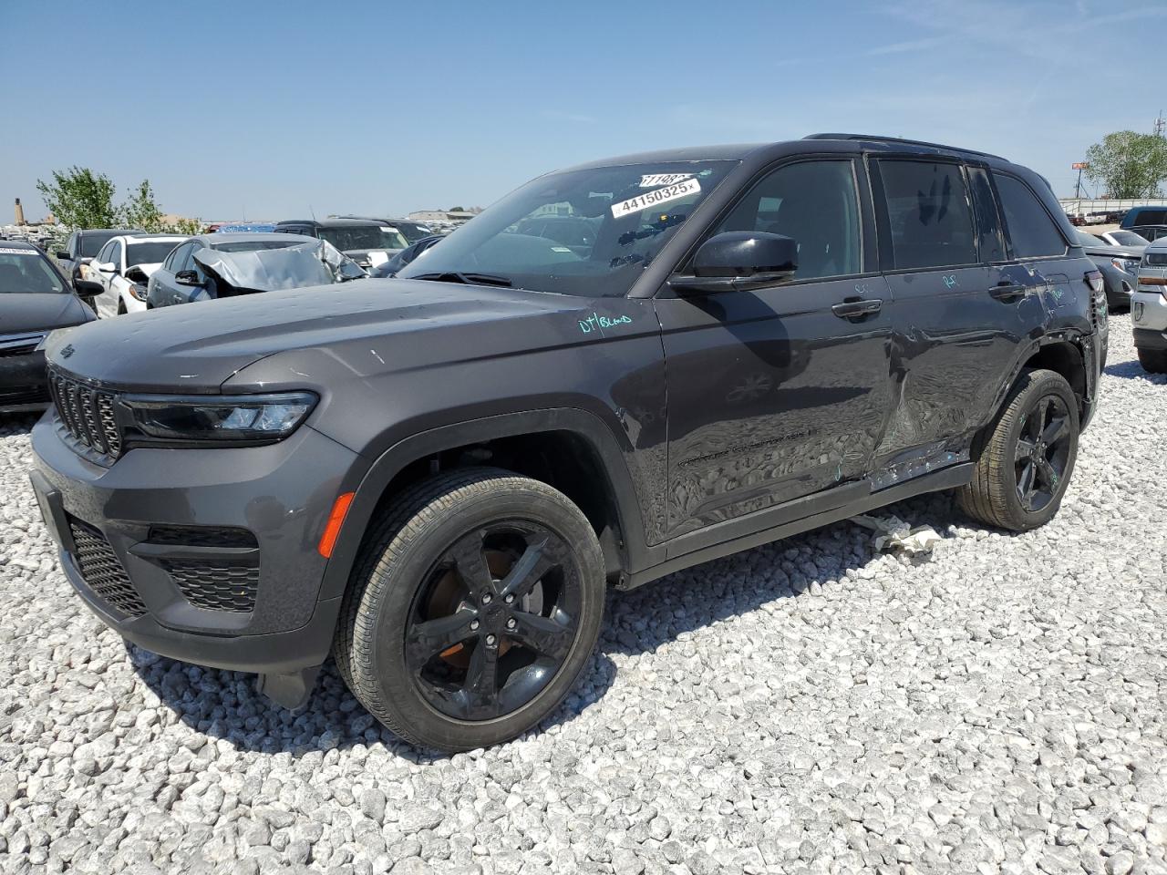  Salvage Jeep Grand Cherokee
