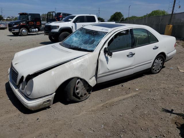 MERCEDES-BENZ E 320