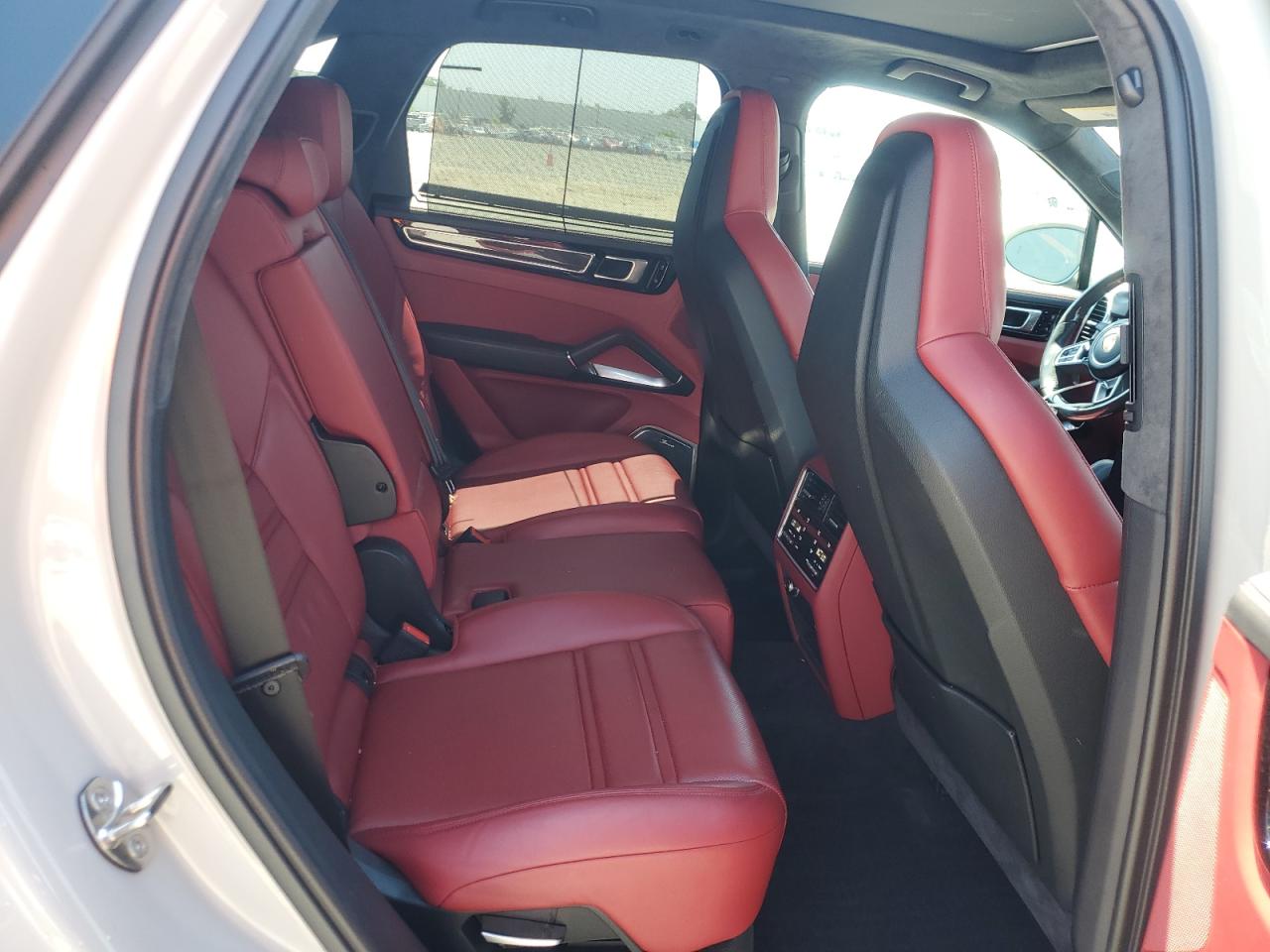 PORSCHE CAYENNE TURBO S E-HYBRID