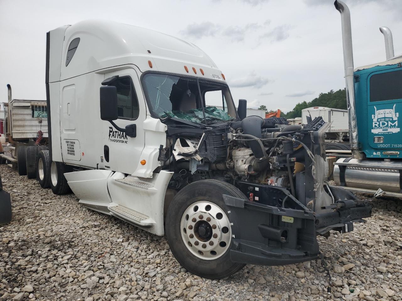 Lot #3271600358 2018 FREIGHTLINER CASCADIA 1