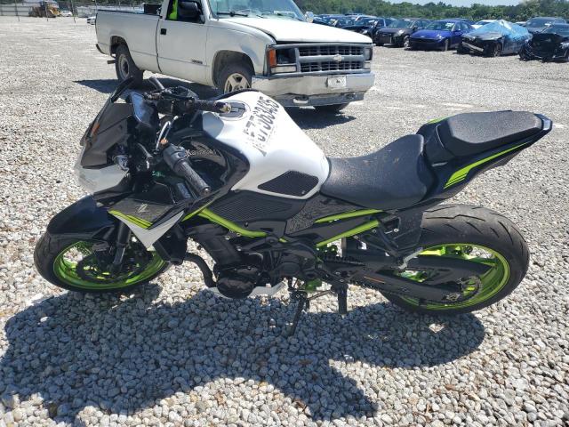 KAWASAKI ZR900 F 2021 two tone  gas ML5ZRDF10MDA46654 photo #4