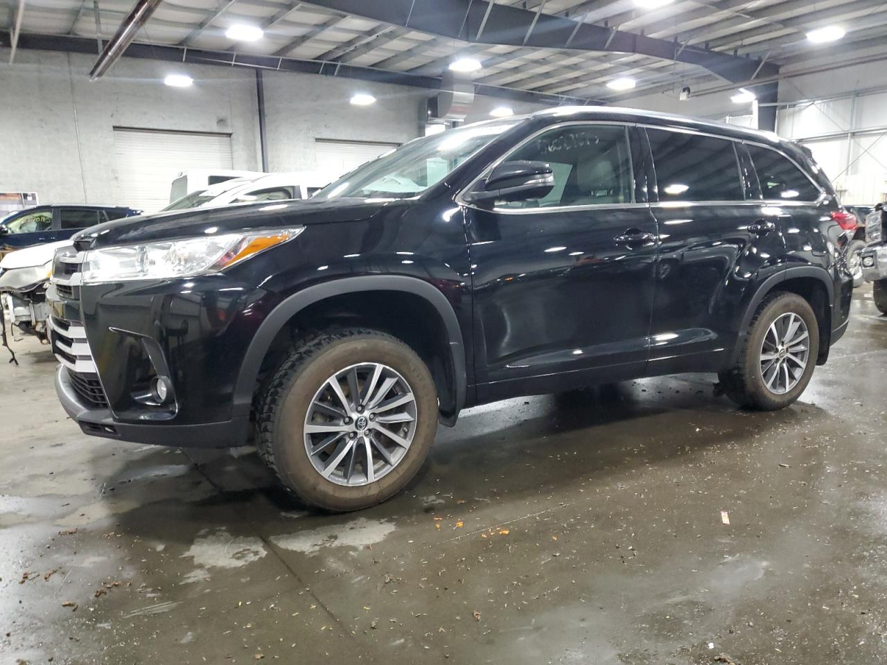 TOYOTA HIGHLANDER SE