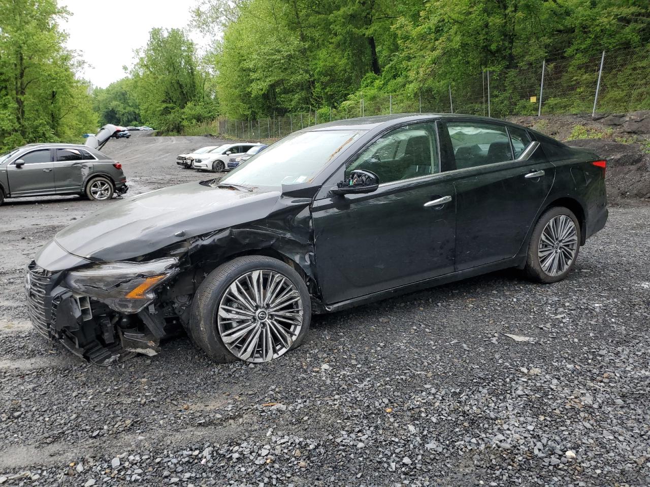  Salvage Nissan Altima