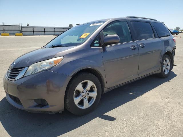 TOYOTA SIENNA LE