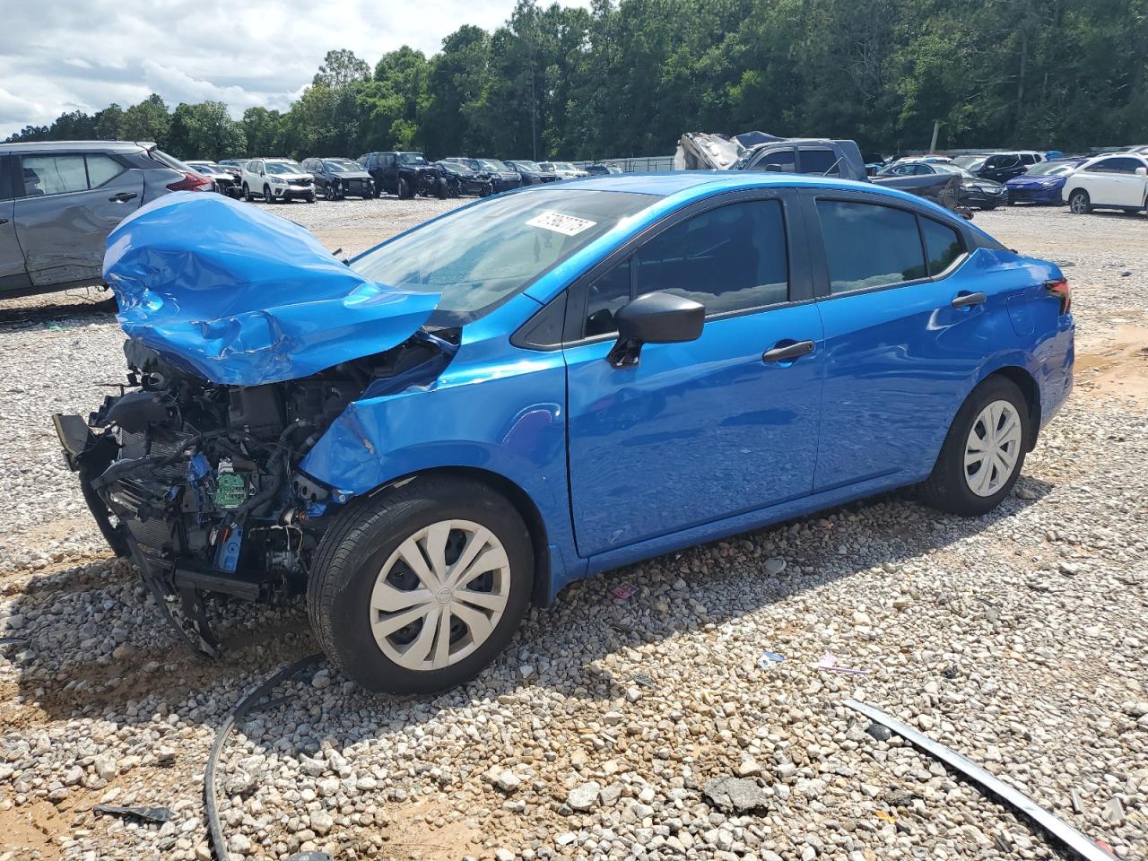NISSAN VERSA S
