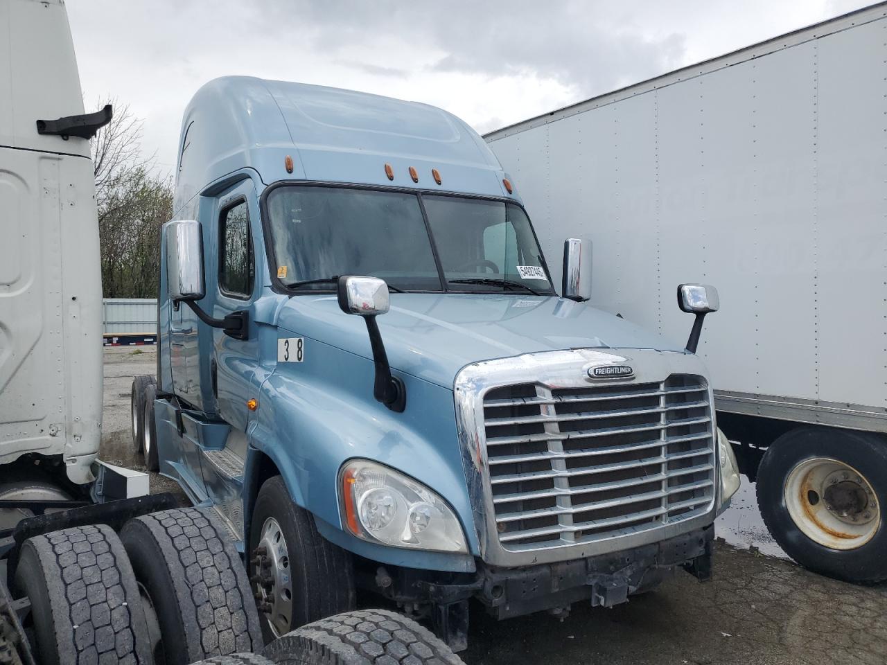  Salvage Freightliner Cascadia 1