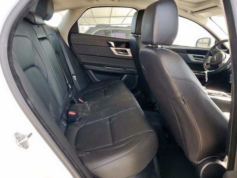 2016 JAGUAR XF PREMIUM SAJBJ4BV0GCY17601