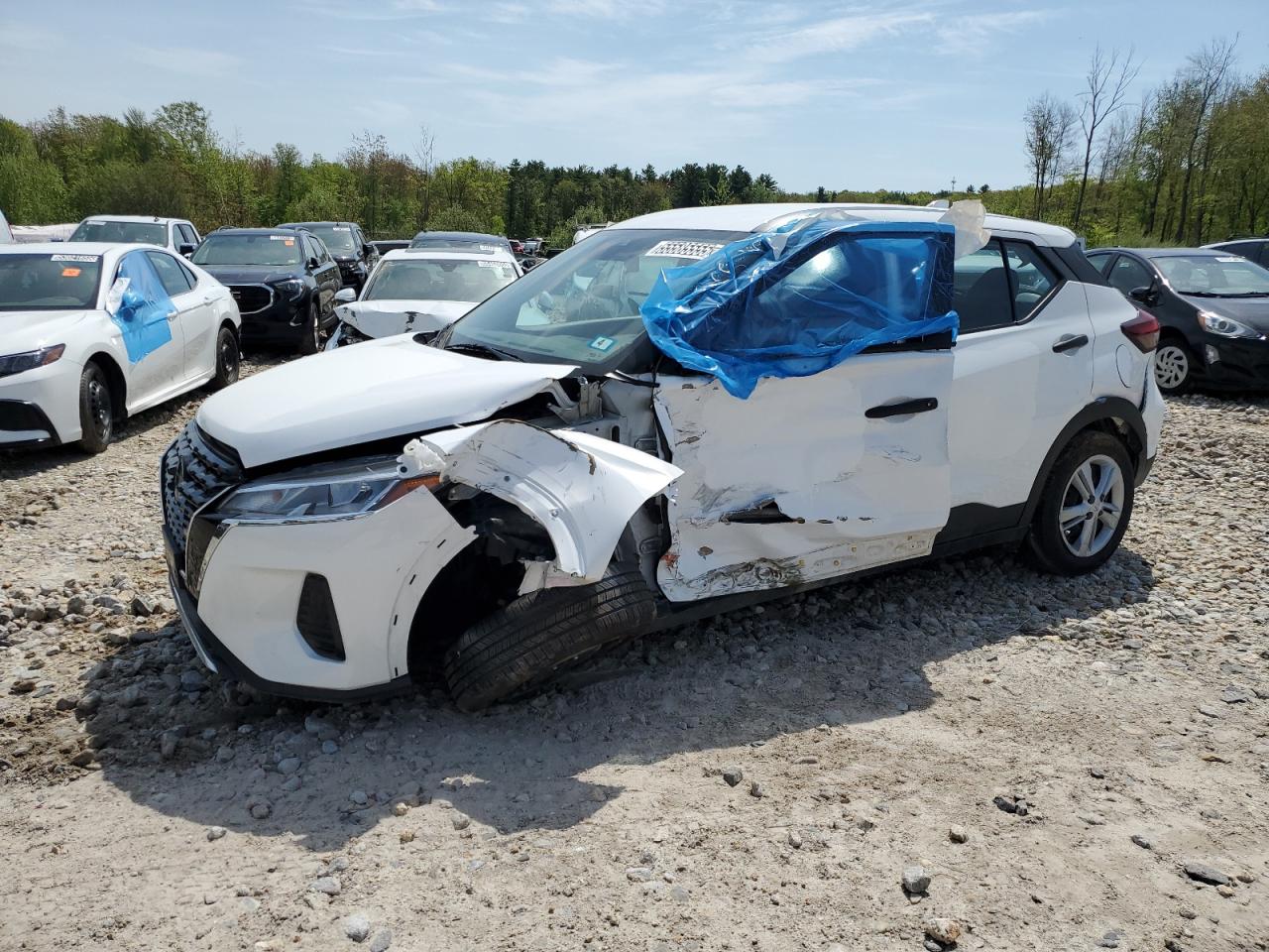 NISSAN KICKS S