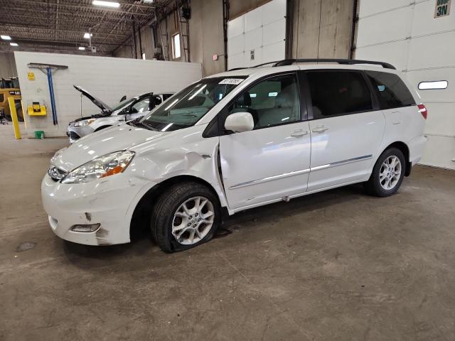 TOYOTA SIENNA XLE