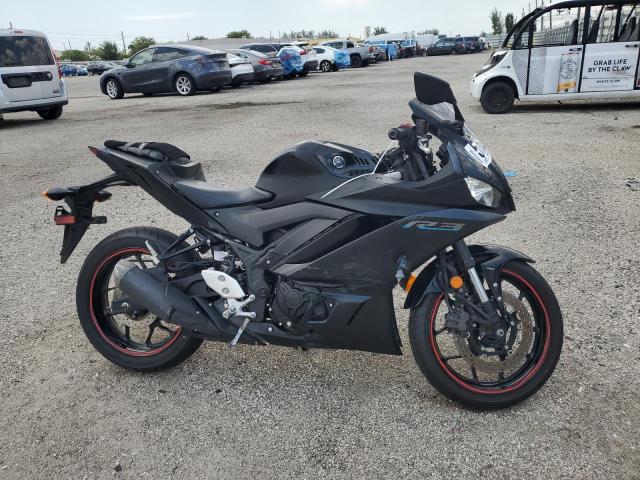 YAMAHA YZFR3 A 2022 black  gas MH3RH18Y4NK009264 photo #1
