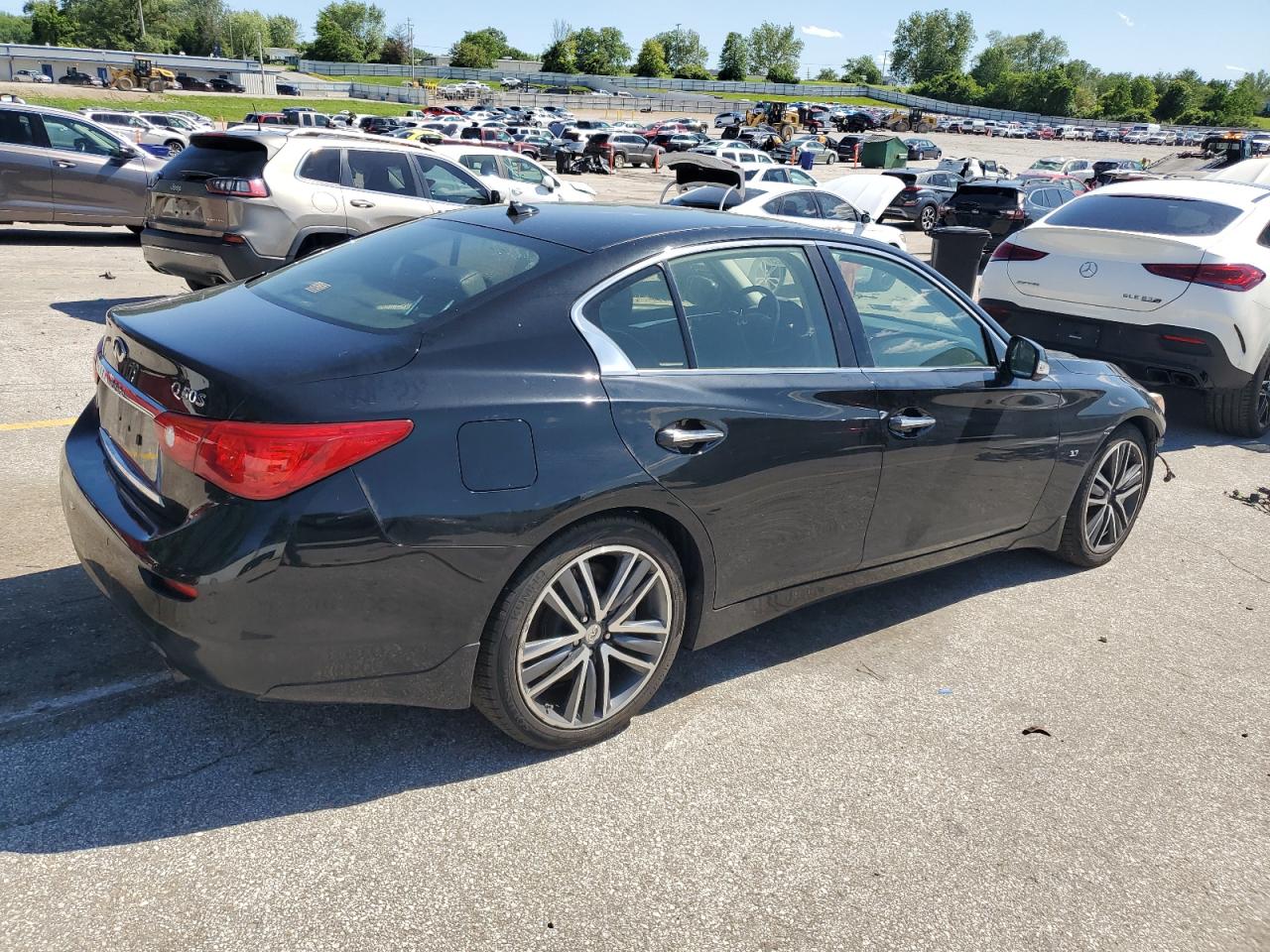 INFINITI Q50 2015