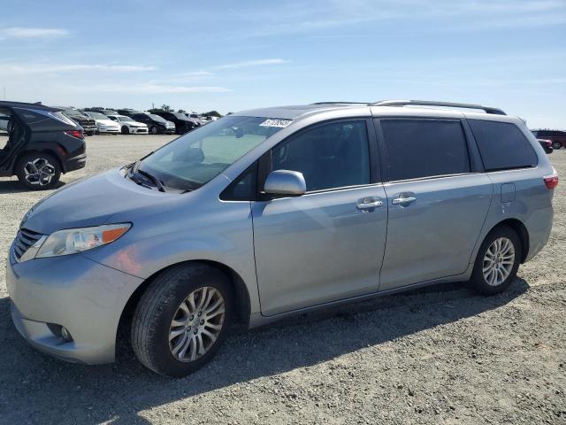 TOYOTA SIENNA XLE