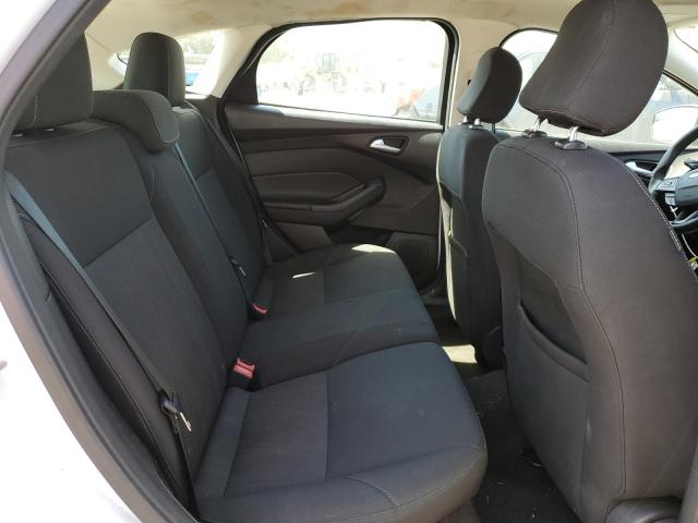 2015 FORD FOCUS SE 1FADP3K24FL301932