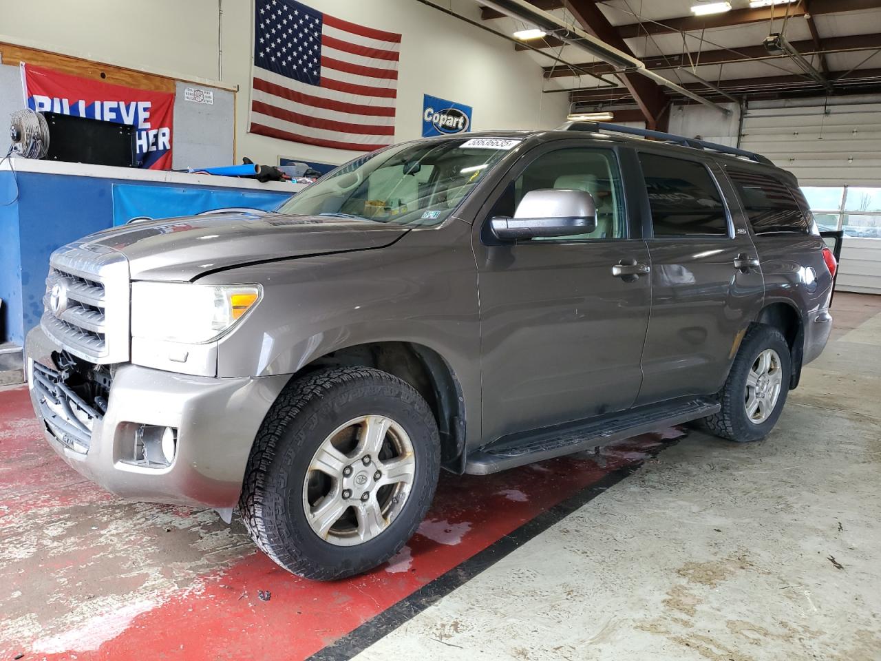 TOYOTA SEQUOIA SR5