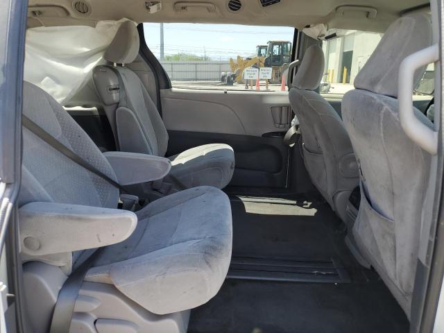 2018 TOYOTA SIENNA LE 5TDKZ3DC4JS920443