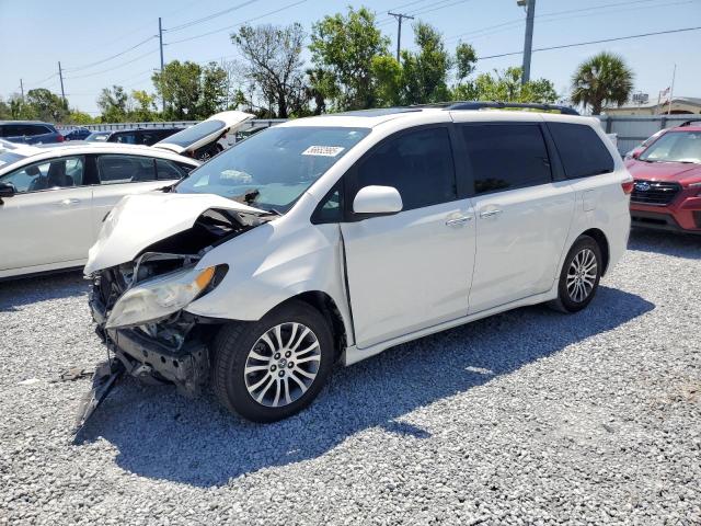 TOYOTA SIENNA XLE