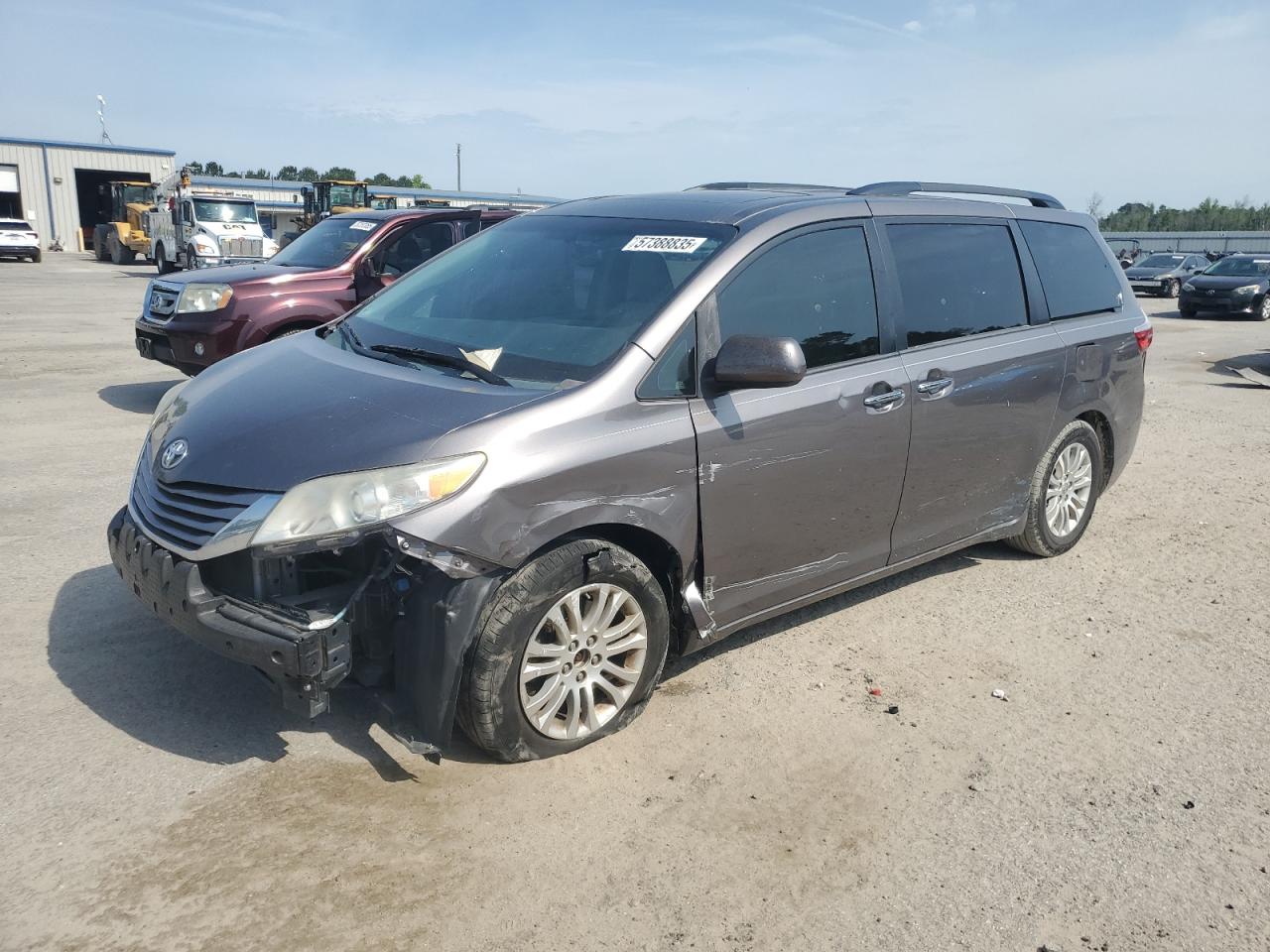 TOYOTA SIENNA XLE