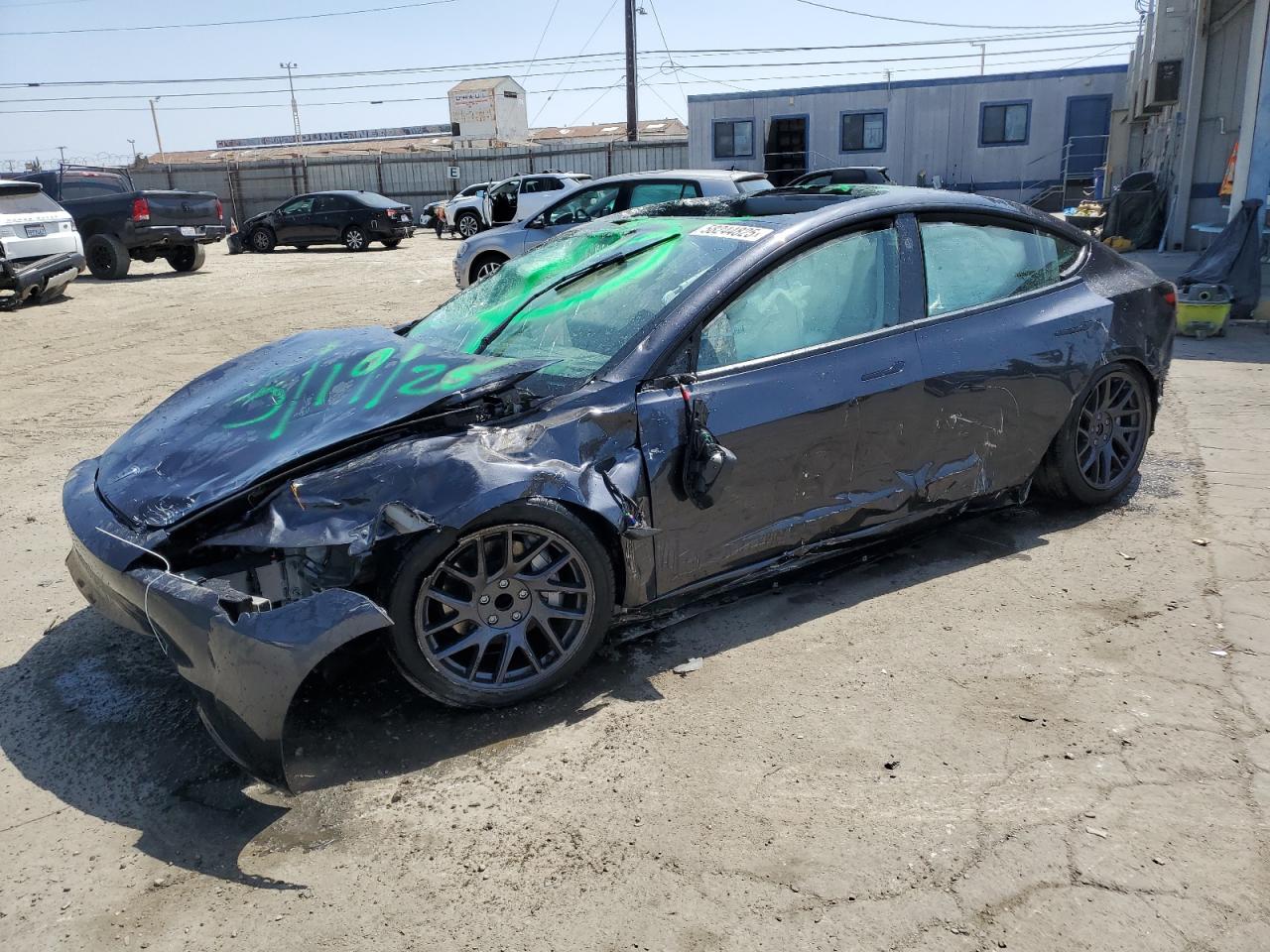 TESLA MODEL 3