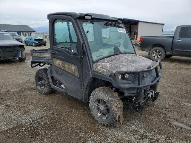JOHN DEERE XUV835R
