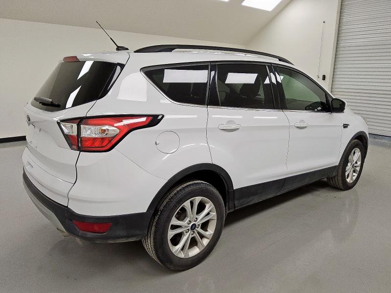 Vin: 1fmcu9gd5jua97037, lot: 57579255, ford escape se 20183