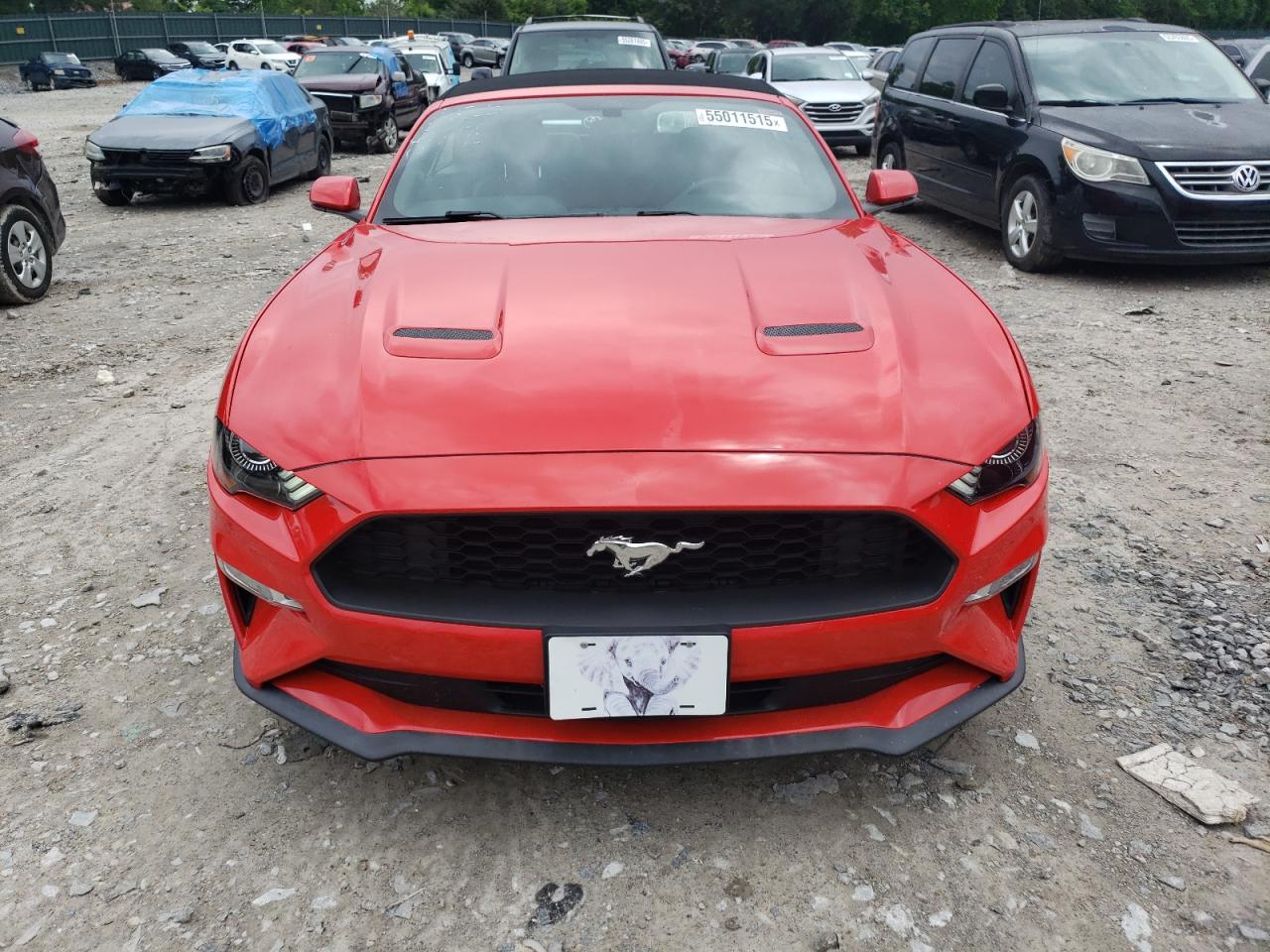 FORD MUSTANG