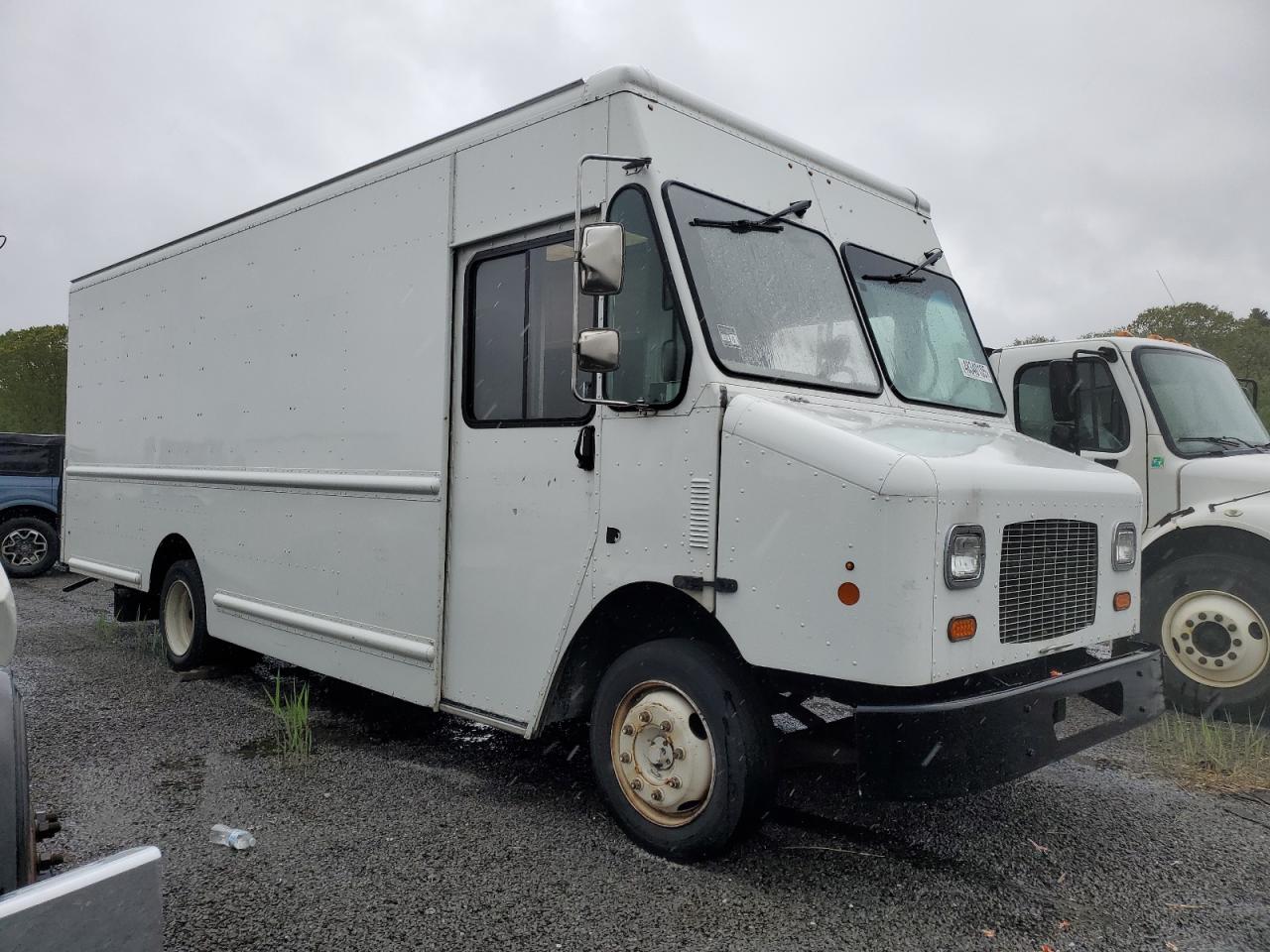 FORD ECONOLINE E450 SUPER DUTY COMMERCIAL STRIPPED CHASSIS