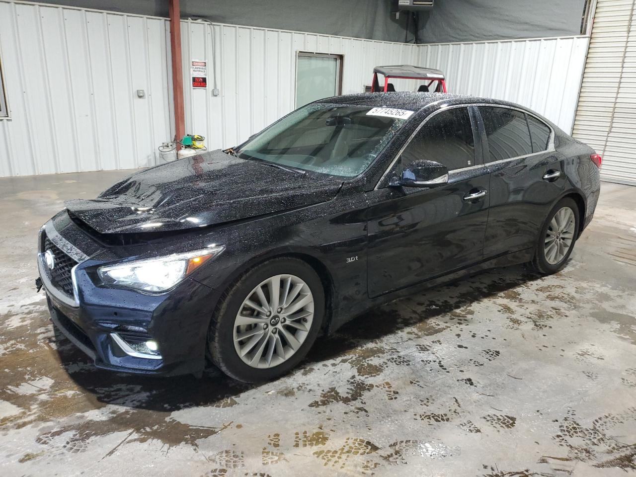 INFINITI Q50 LUXE