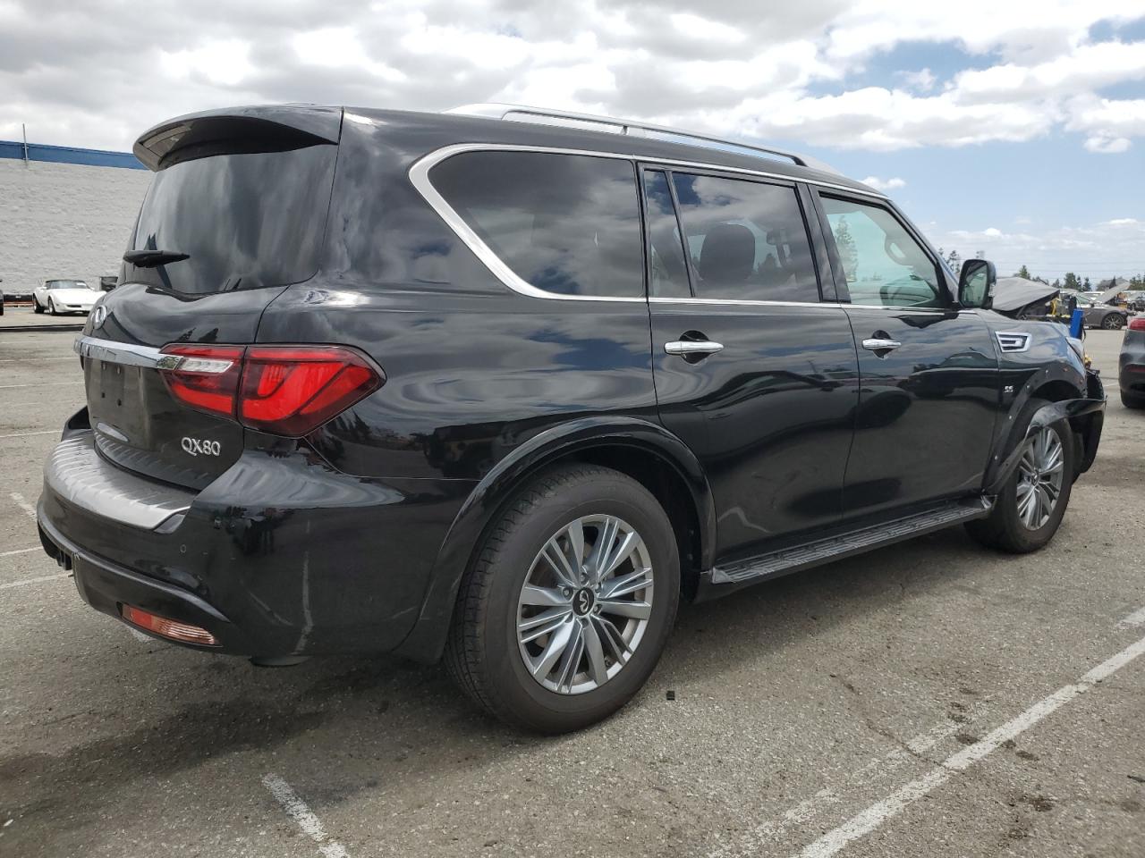 INFINITI QX80 LUXE