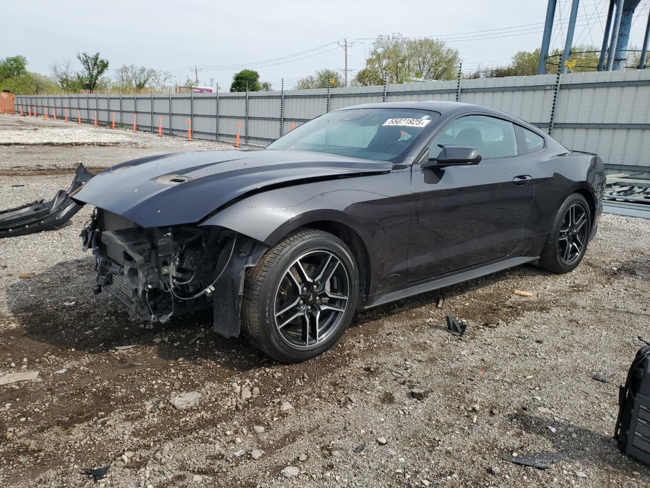 FORD MUSTANG