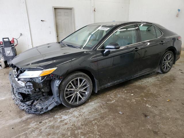 TOYOTA CAMRY XLE
