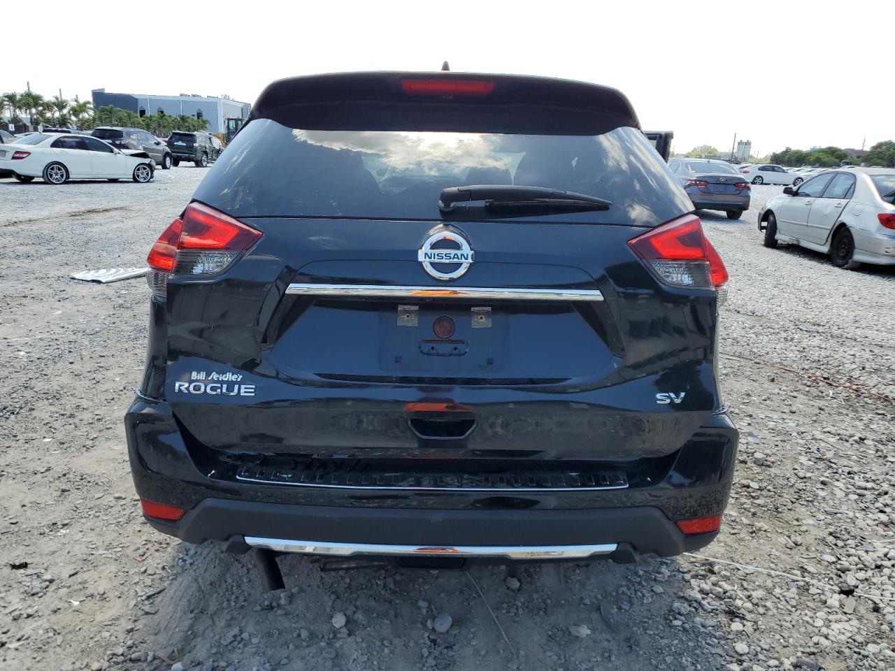 Nissan Rogue s 2018