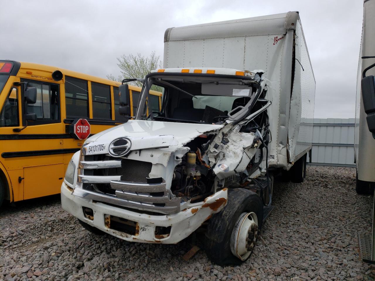 Lot #3281570398 2018 HINO 258/268