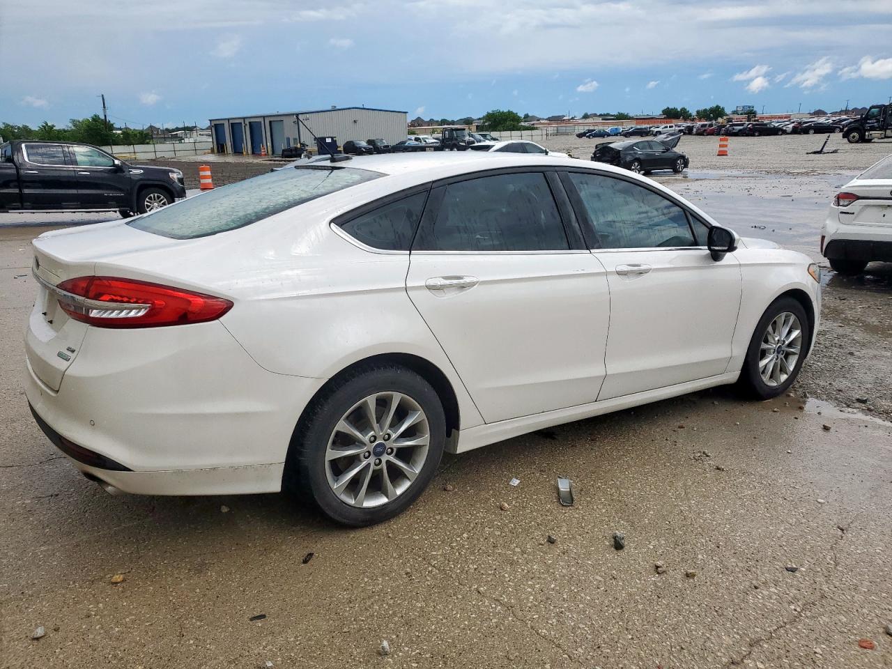 FORD FUSION SE