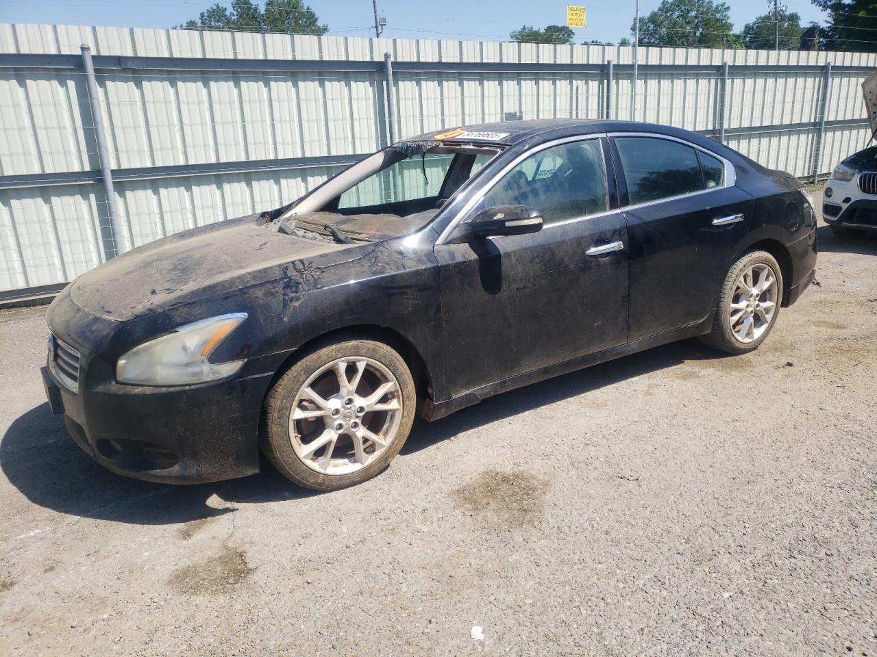 NISSAN MAXIMA S
