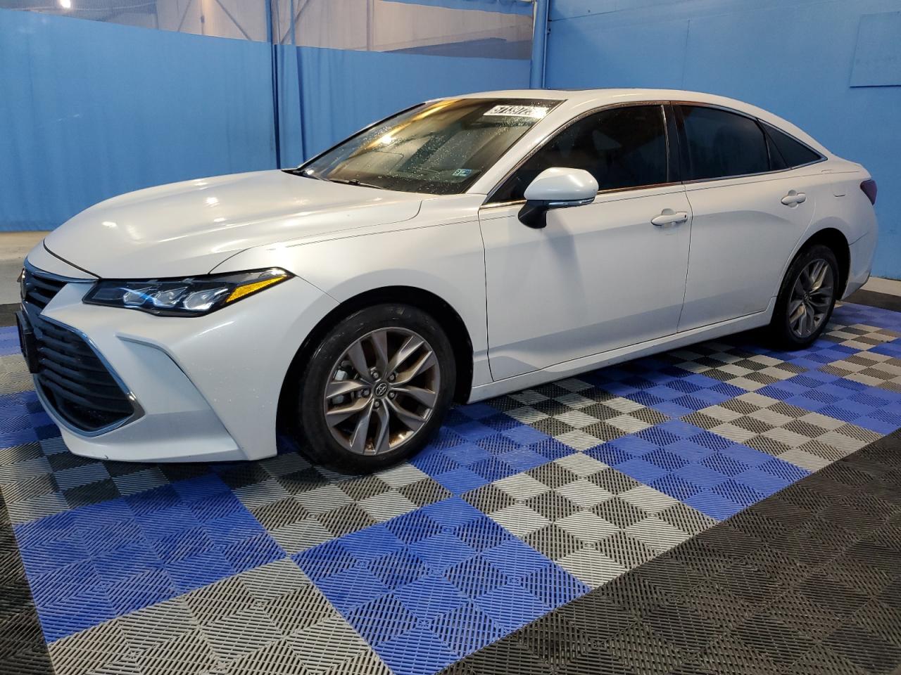 TOYOTA AVALON XLE