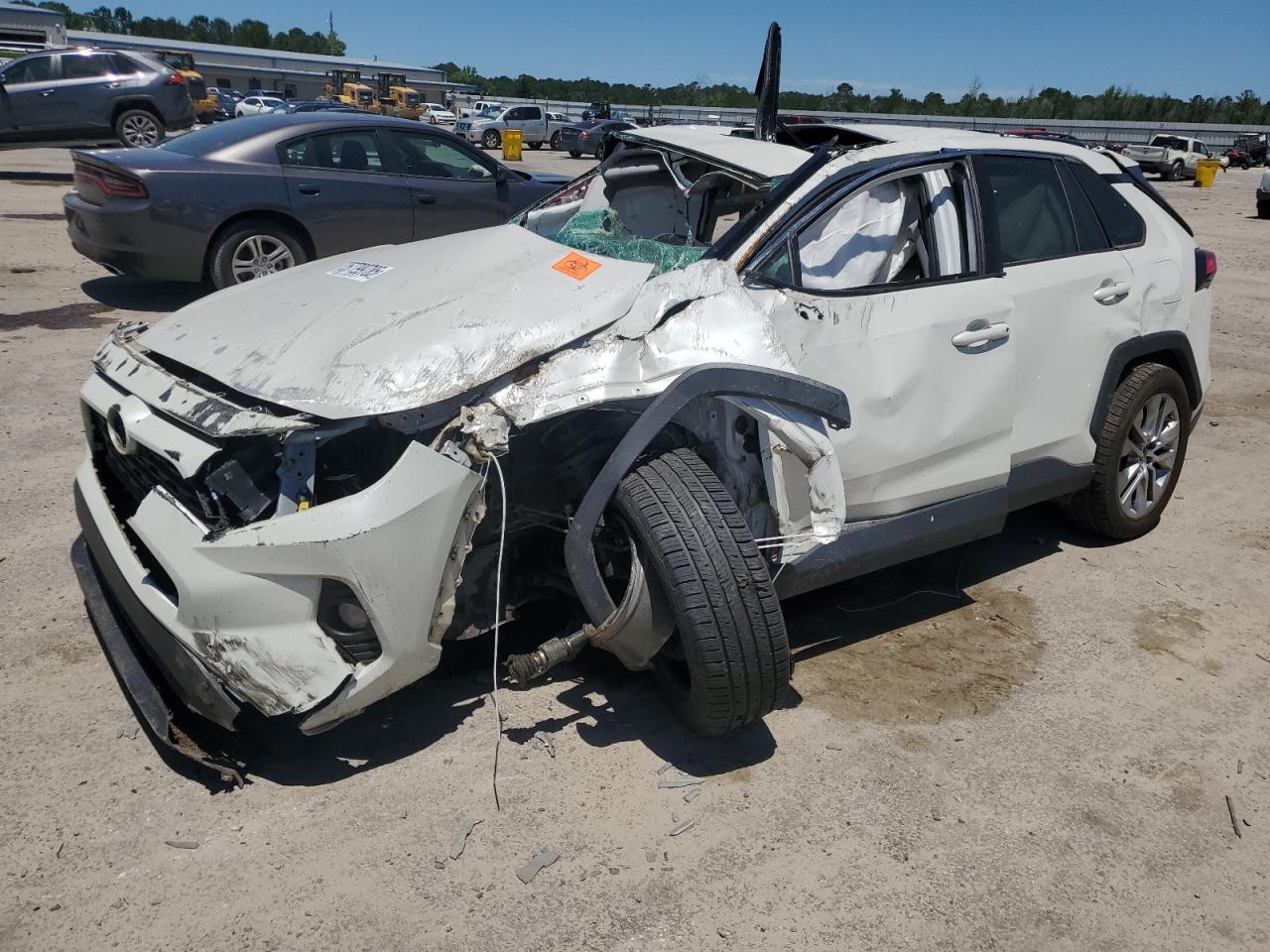 TOYOTA RAV4 XLE PREMIUM