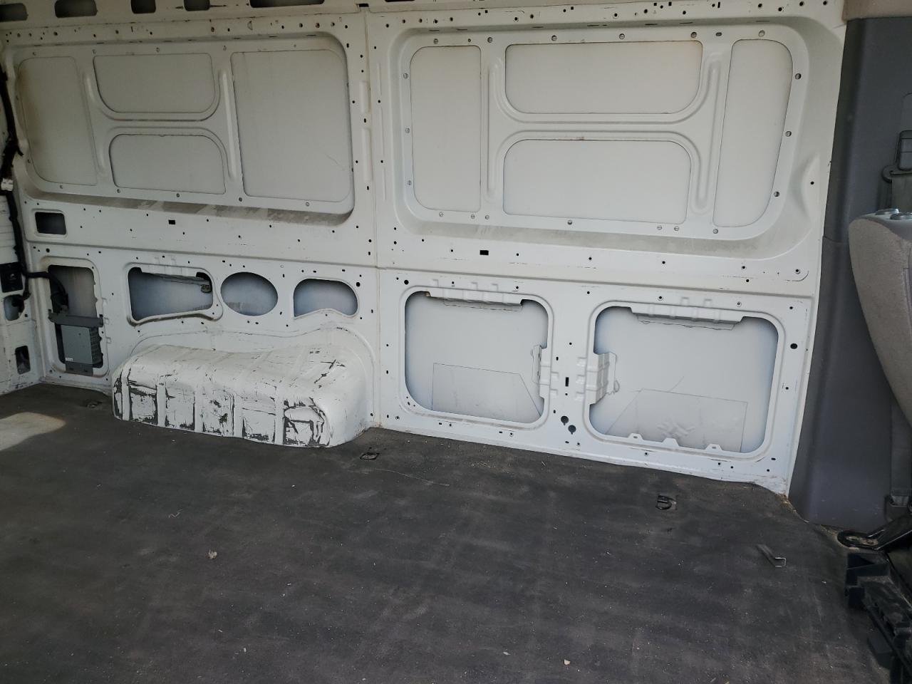 NISSAN NV2500 2500 S