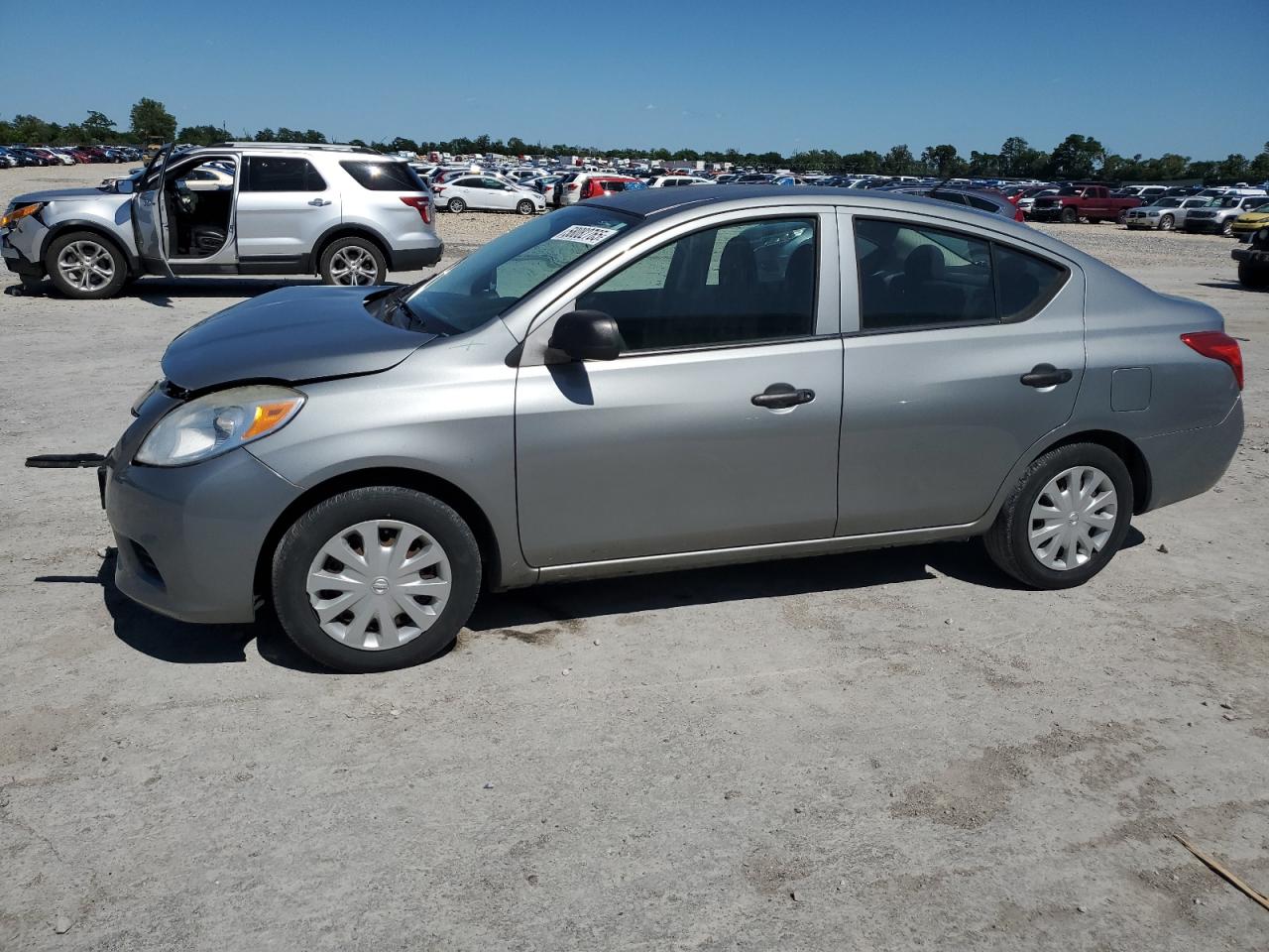 NISSAN VERSA S