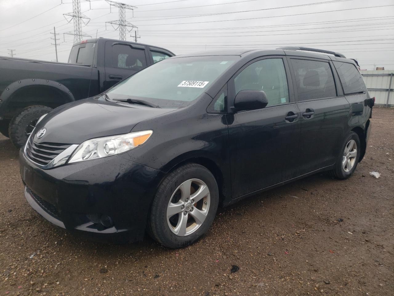  Salvage Toyota Sienna